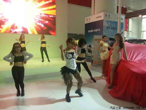 【图】中华H330车型青岛国际车展闪耀上市