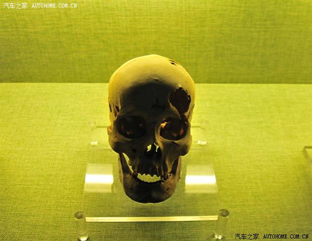吐鲁番博物馆的古尸展厅,可以说是全中国相关主题最为丰富的展厅.