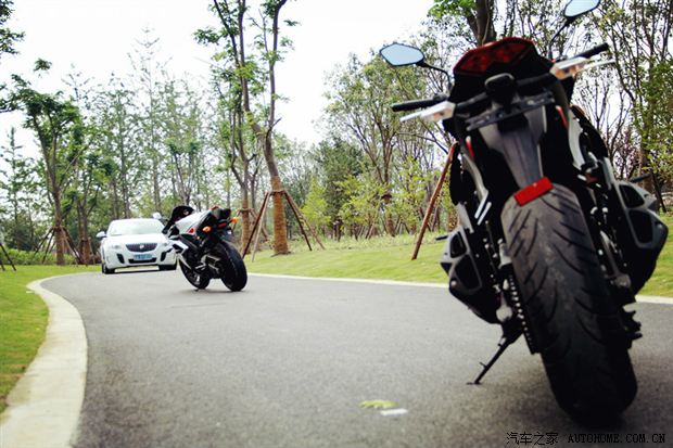 从裸爱到布道者的机车男