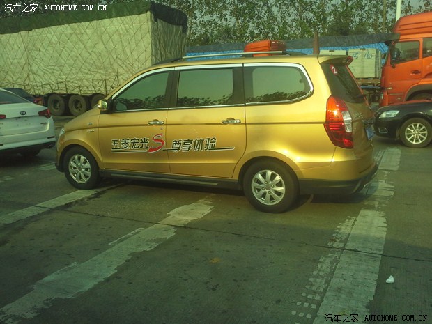 【图】家庭工作总相宜 试驾MPV五菱宏光S