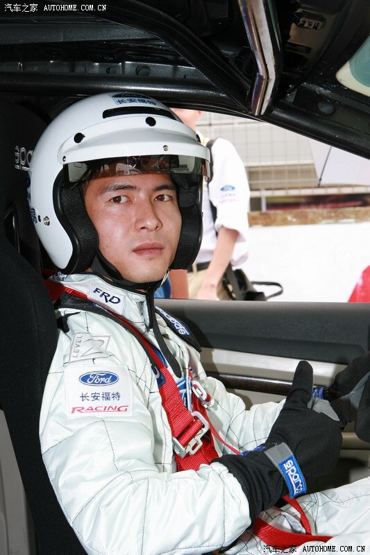 易到用车司机包腾锦从男孩到父亲的蜕变