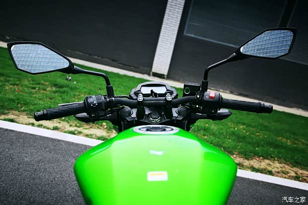 【说客】摩托家测评\/轻量化Z-川崎Z250SLabs