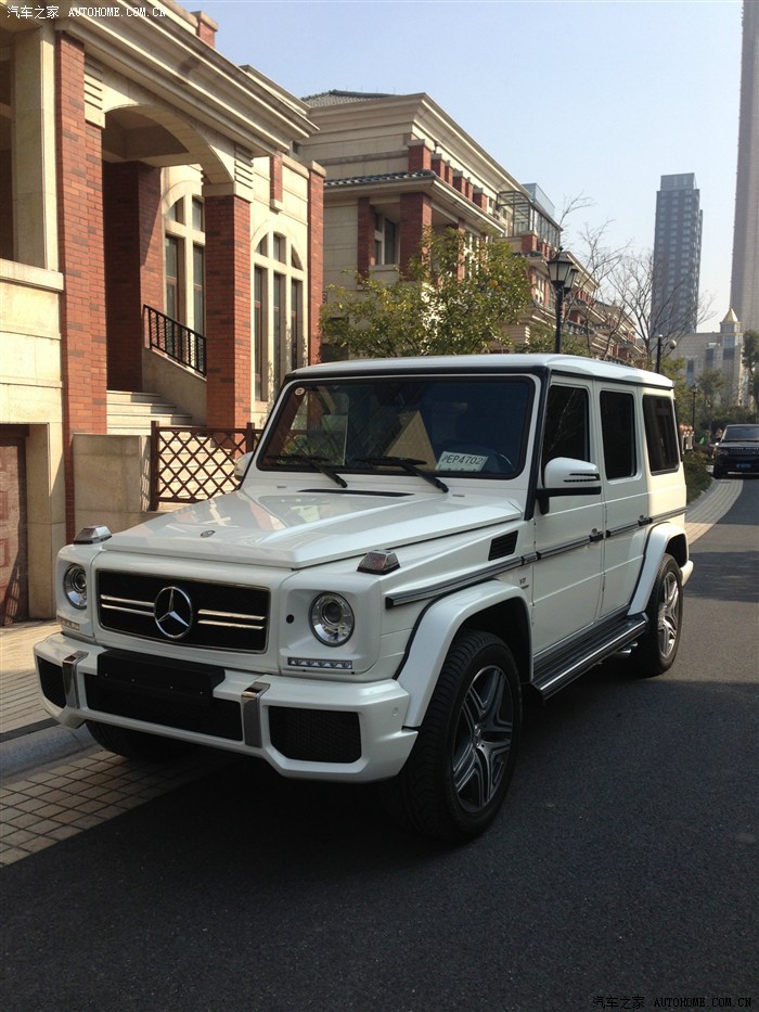 奔驰白色g63.