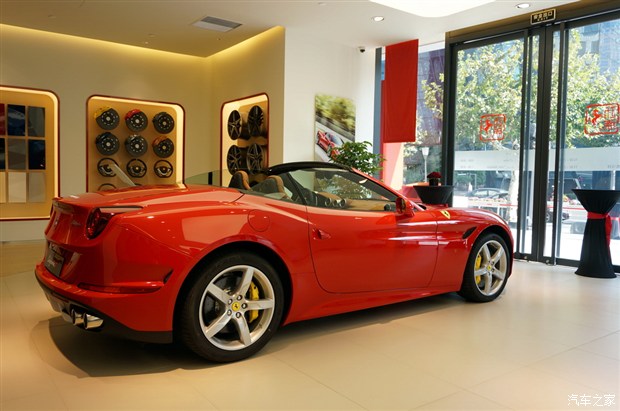 意特汽车法拉利上海浦西展厅全新开幕