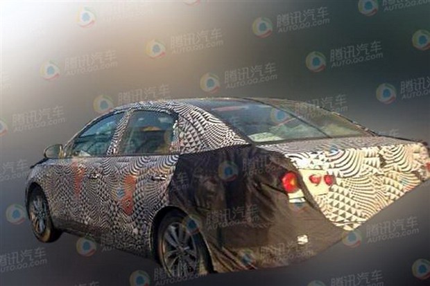 或于年底发布 别克改款英朗GT路试谍照（图）
