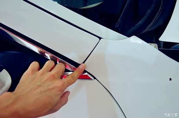 右前a柱钣金,喷漆.